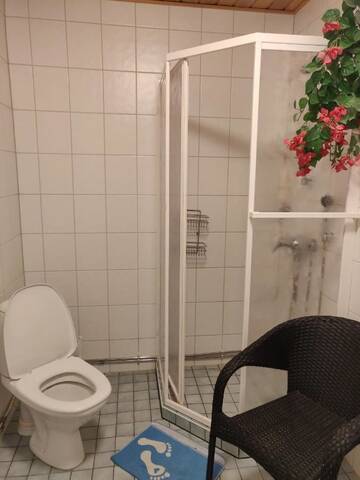 Фото номера Трехместный номер эконом-класса с общей ванной комнатой Отель Hotel Vuolake г. Лаукаа 2